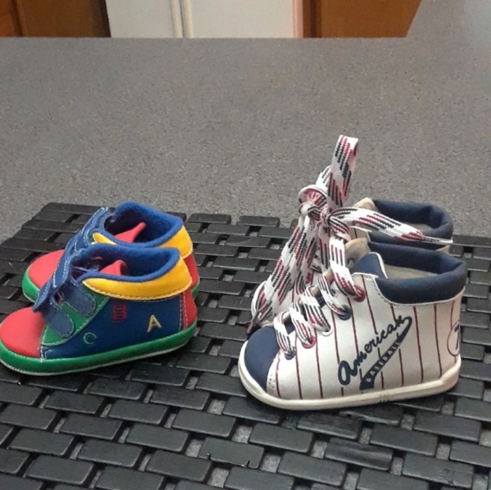 SHOES NEW BORN  1 YEAR OLD  BRAND NEW